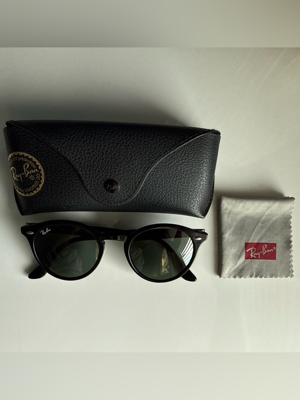Ray-Ban Men's Black Round Sunglasses with Black Case